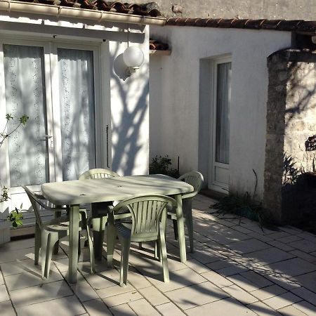 Maison Charmante A Sainte-Marie-De-Re Avec Terrasse Exterior photo
